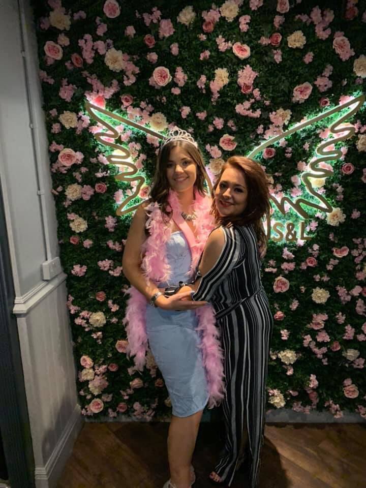 JenniferBooth25's tweet photo. Such a lush day yesterday with my hens ๐๐ฅ๐ #Jenshen #homehen #henparty https://t.co/GZU20XX0VK