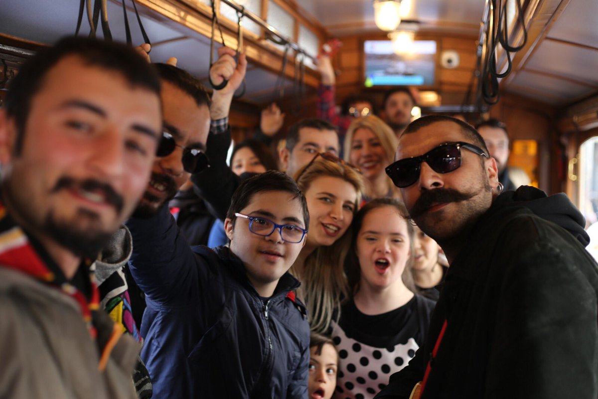 yariniaydinlat's tweet photo. Çok güzelsin İstiklal ❣ Down Sendromu kardeşlerimizle beraber Nostalji treninde,farkındalık etkinliği yaparak müzikler söyleyip eğlenceli bir gün geçirdik. #sosyalfarkındalık #etkinlik #sosyalproje #gencilk #downsendromu #iett #yariniaydinlat
@mesutyilmaztr @ietttr Teşekkürler. https://t.co/vS9dc6jYVU