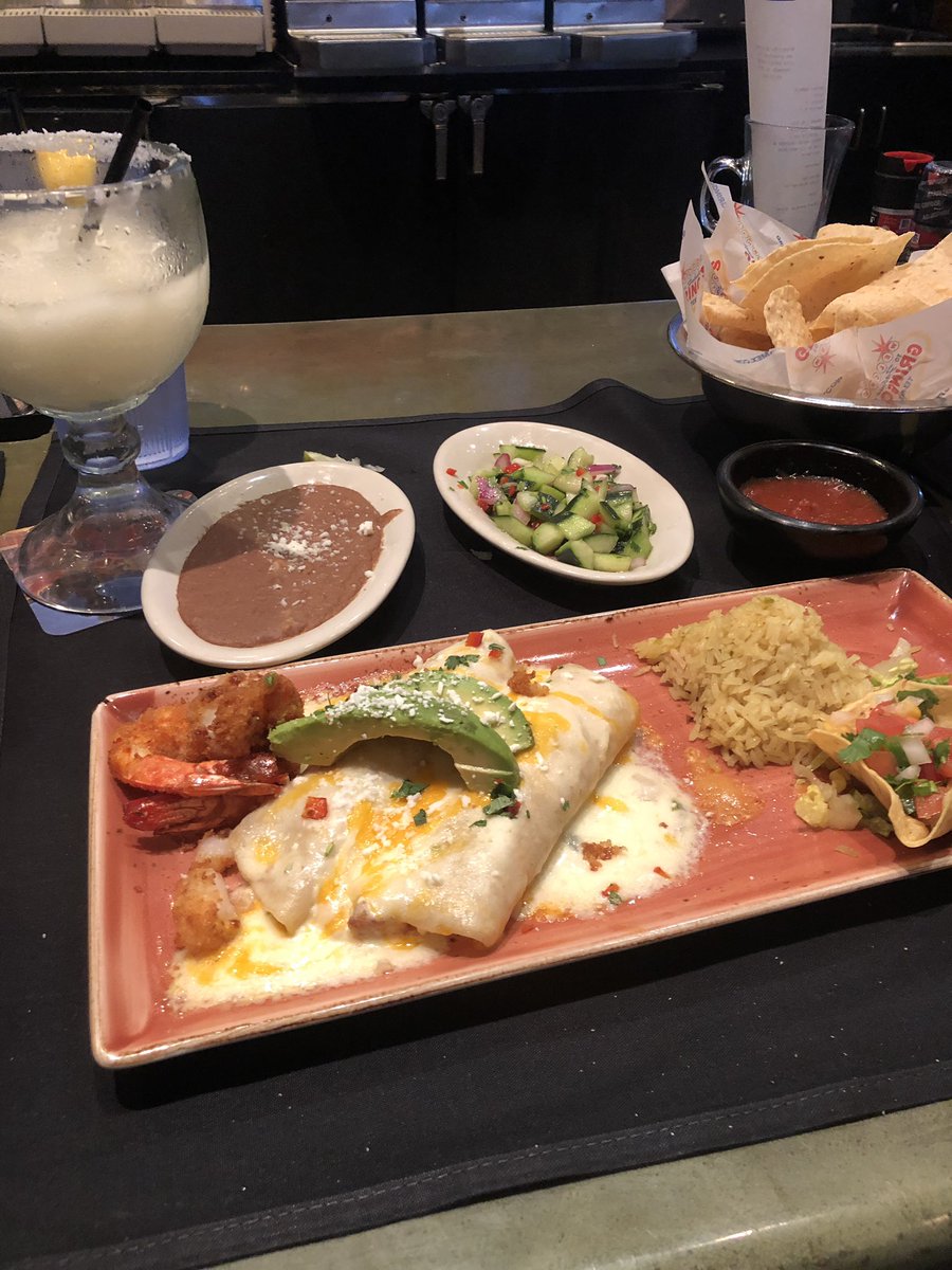 TexVik3's tweet photo. Needed recovery after last night. @russellybarra @gringostexmex Darwin is probably one of the best Bartenders Iβve met. How did I not know about the Bar Salsa #Rosenberg #BarSalsa https://t.co/ryCUok3nyK
