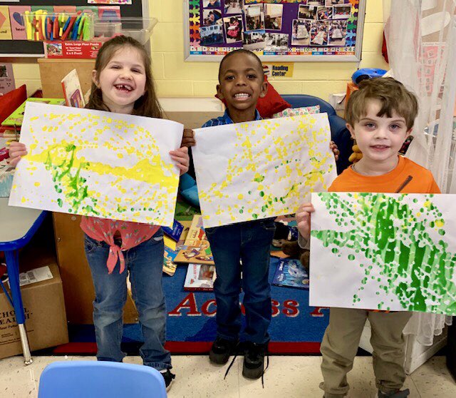 CarlenaSheeran's tweet photo. Is it science? Is it art? 🤔 One thing we know is that it is fun &amp; we are learning! 👍🏽 Emily Wilcoxson’s preschoolers @NorthParkKids learned about potential &amp; kinetic energy while using a pendulum to paint. 🎨 #HCSPreschool #HCSStrongerTogether #STEAM  #MessyLearning https://t.co/GruzG3eiHe