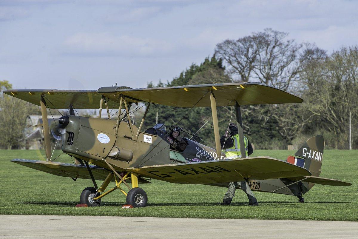 AircraftPhotoz1's tweet photo. Great to see Captain Amanda J Harrison ( @Solo2Darwin ) visiting Sywell this afternoon. 

Amanda will be flying her Tigermoth to Darwin, Australia in May this year. An incredible feat. Good luck Amanda.

https://t.co/sfGbEhd28n https://t.co/yqj71bwgLg