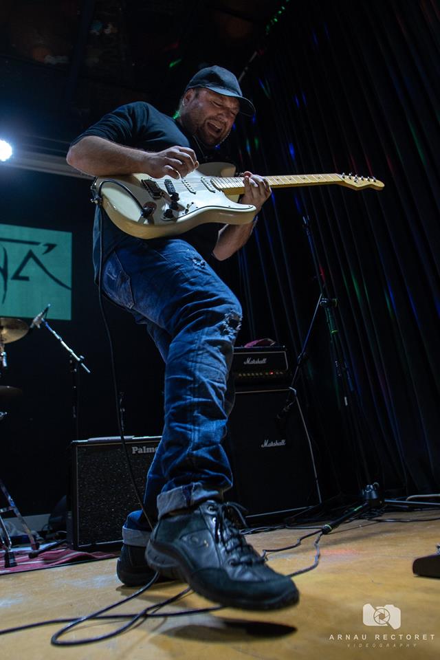 Gran reportaje fotográfico de nuestro concierto en el Devilfest. Muchas gracias Fotos: Arnau Rectoret.
Parte 3. #Yakanyna #Devilfest2019 #HeavyMetal #HardRock #HRHM