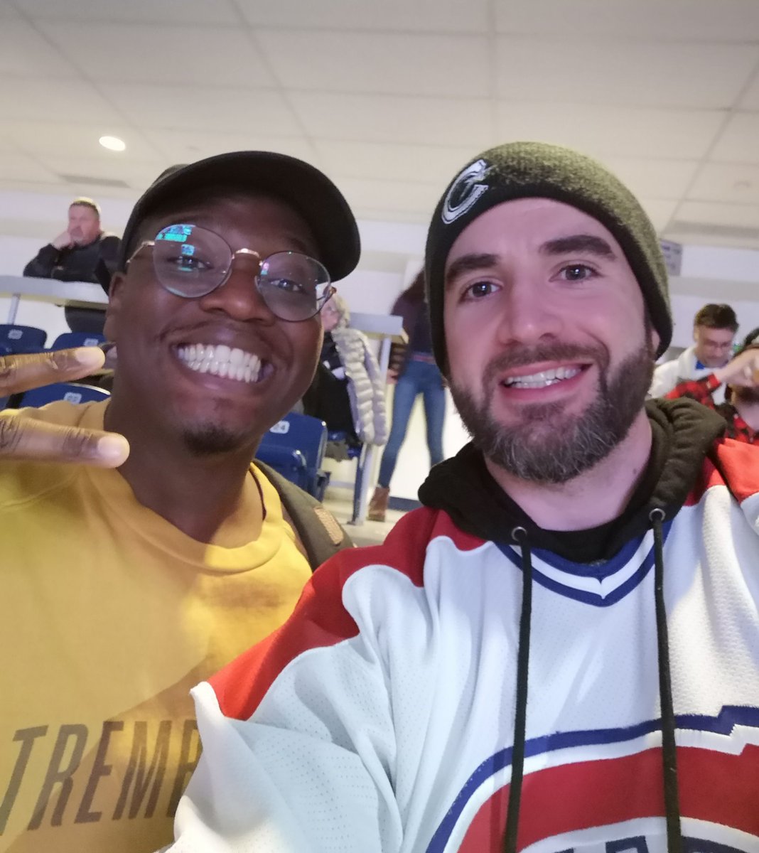 I ran into @LesCanadiennes superfan @KevinRaphael21 at the #ClarksonCup! 

#ClarksonCup2019 #GoFabsGo