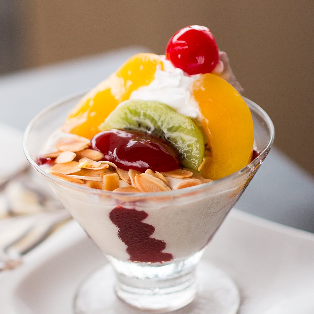 Sundays were made for delicious desserts! 

#NapolitanoHotel #SoyNapolitano #Chill #Postre #Dessert