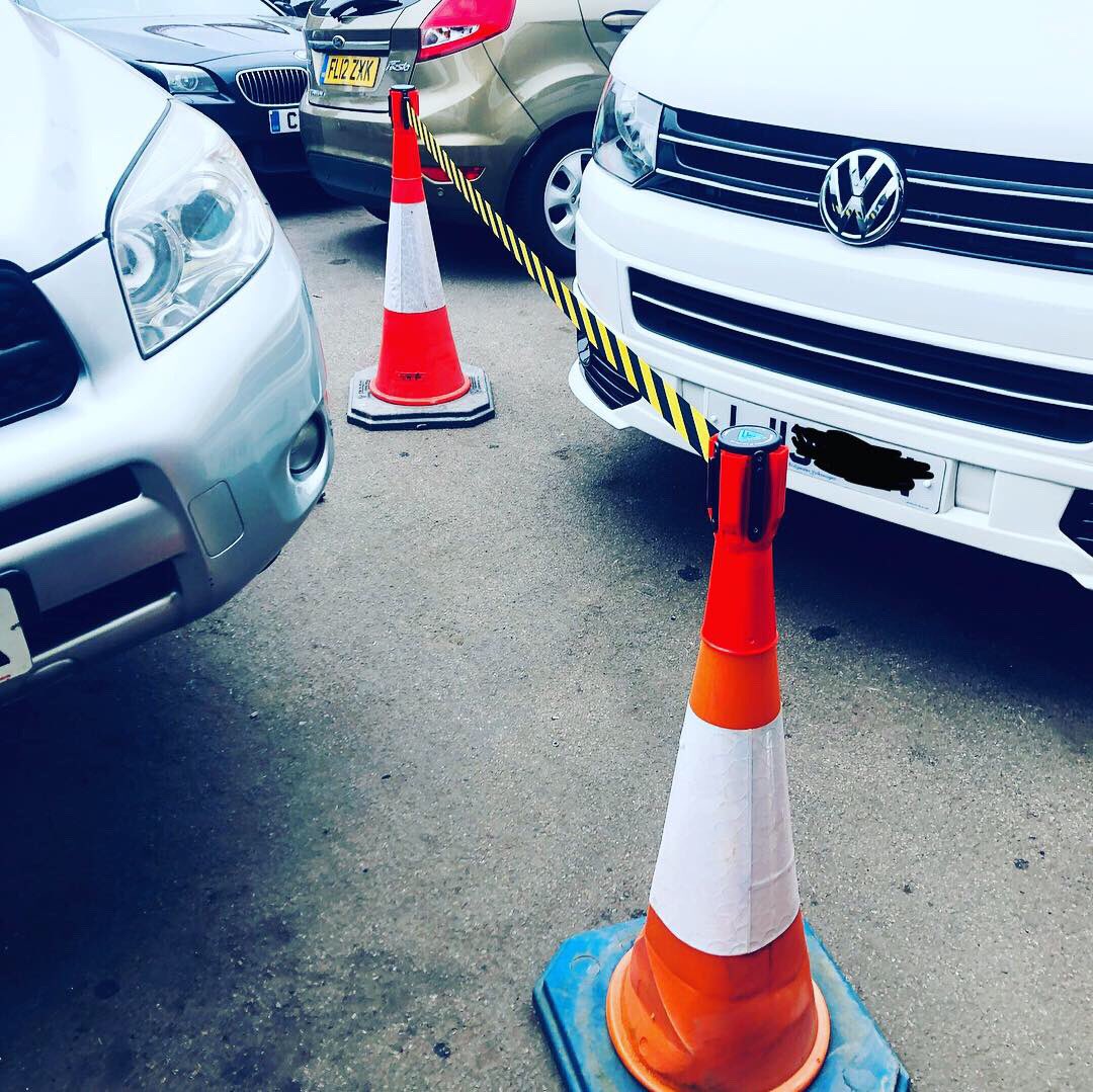 barriers_R_us's tweet photo. Our #ConePro 500 3.65m #ConeTop #RetractableBarrier - #Orange being used in service centres #AJAutos #healthandsafety https://t.co/2kK9Fbc5Iv https://t.co/jIXmC2PHX9