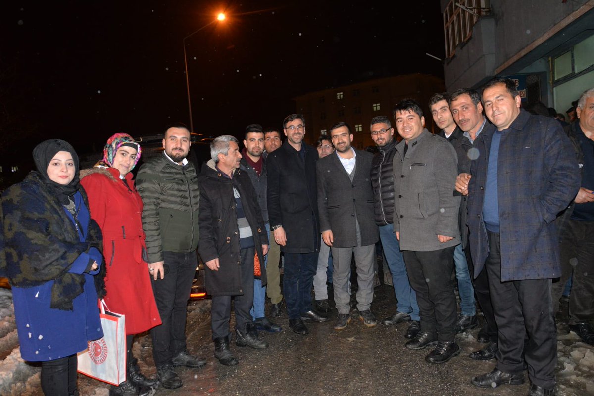 Hemşehrilerimizle bir araya gelmeye devam ediyoruz. Bitlis'imiz için hedeflerimizi ve düşüncelerimizi konuştuk. Güçlü bir yerel yönetim anlayışıyla projelerimizi hayata geçirecek, şehrimizi özlenen hizmetlere kavuşturacağız.