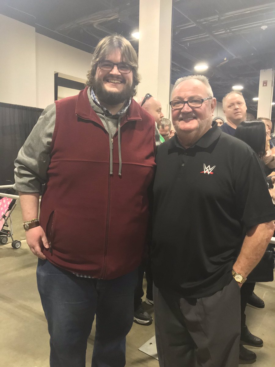 ☑️ Meet @WWERollins 
☑️ Meet former @WWE ref #TimWhite
☑️Find a @Mattel @PeteDunneYxB in the wild. 

What. A. Day. #scratchthatfigureitch #figlife #toyhunt #toyspotting #WWEEliteSquad #WWERetroSquad #autograph #wweretro