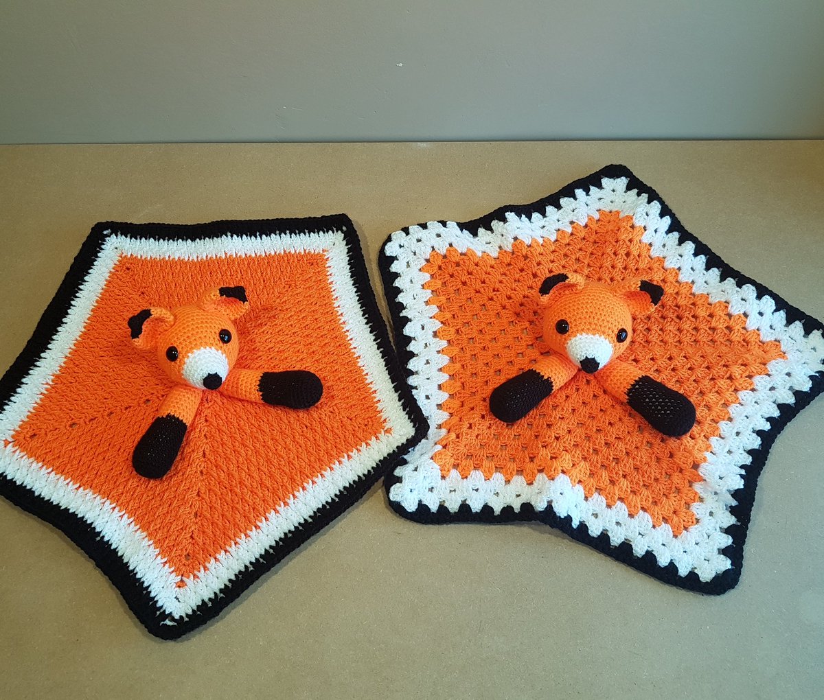 arianawimsett's tweet photo. Can't wait to share this pattern with you all 🤗 I'm almost dome writing it down🦊
.
.
#crochet #crochetpattern #craftinghappiness #crochetblogger #followers #babyblanket #foxblanket #foxpattern #babylovey #foxlovey #babyblanket #crochetbabyblanket #crochetfox #amigurumifox https://t.co/MZpT8imS6L