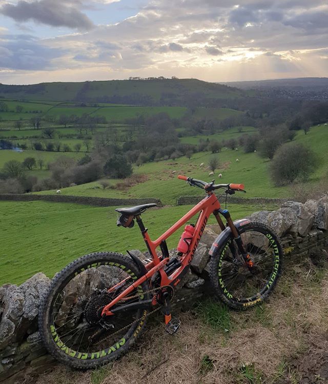 AtsCycles's tweet photo. Looking over the village #bollington. The place we call home! #whitenancy #bollington #mtb #santacruz #mountainbiking #home #serviceandrepaircentre #atscycles https://t.co/1FD1a2twmL https://t.co/luUGx3Y9Bv