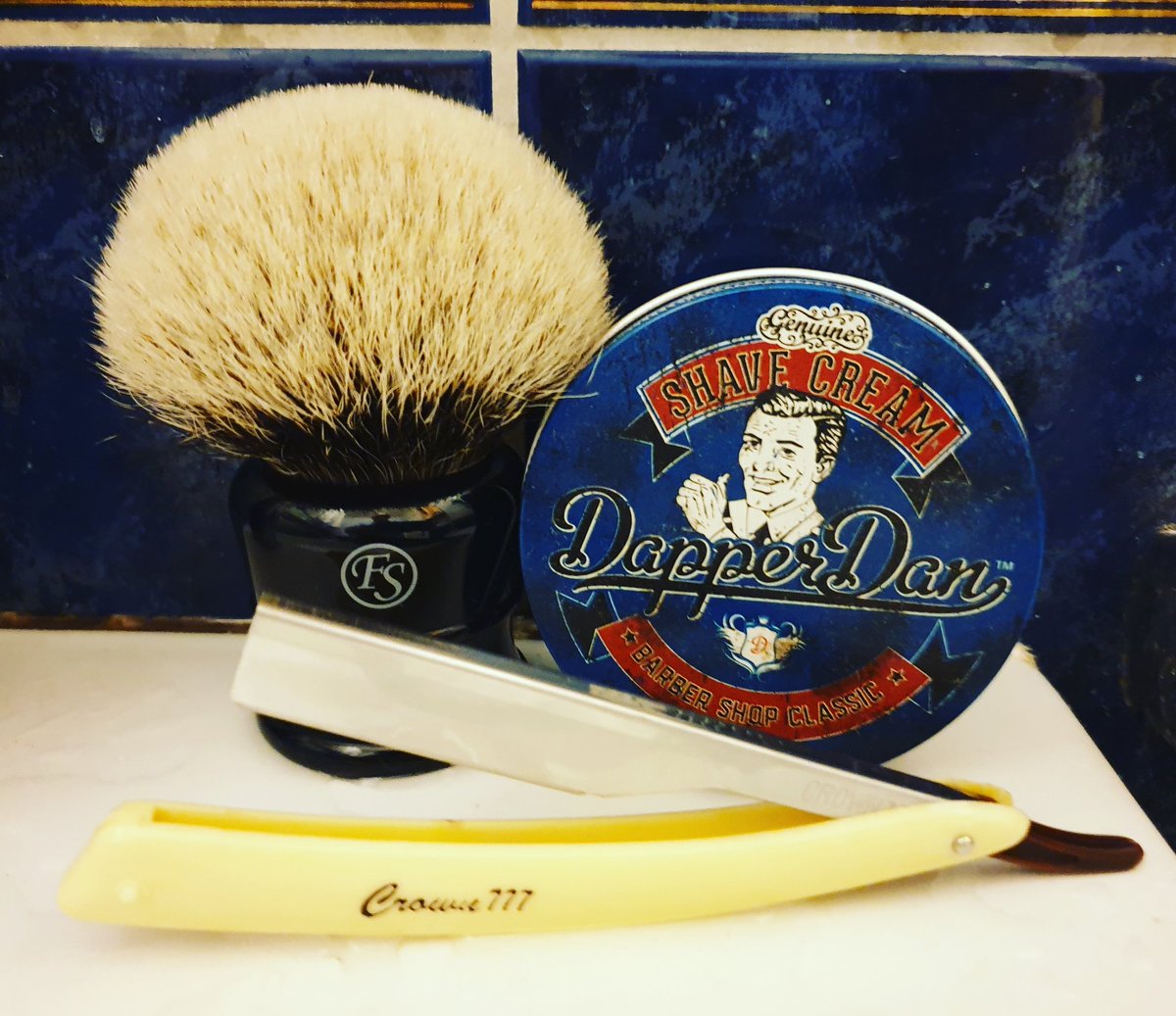 shave7razor's tweet photo. #SOTD #faceshave #straightrazor #shavette #vintage #feather #crown #crown777 #dapperDan #frankshaving #FS #36mm #barber #wetshavers #wetshaving #wetshave #shave #shaving #shaveoftheday #shaveporn #Norway #wetshaveloyalists @shave7razor #shave7razor @Allwetshavers #allwetshavers https://t.co/Jel0BcX4CL