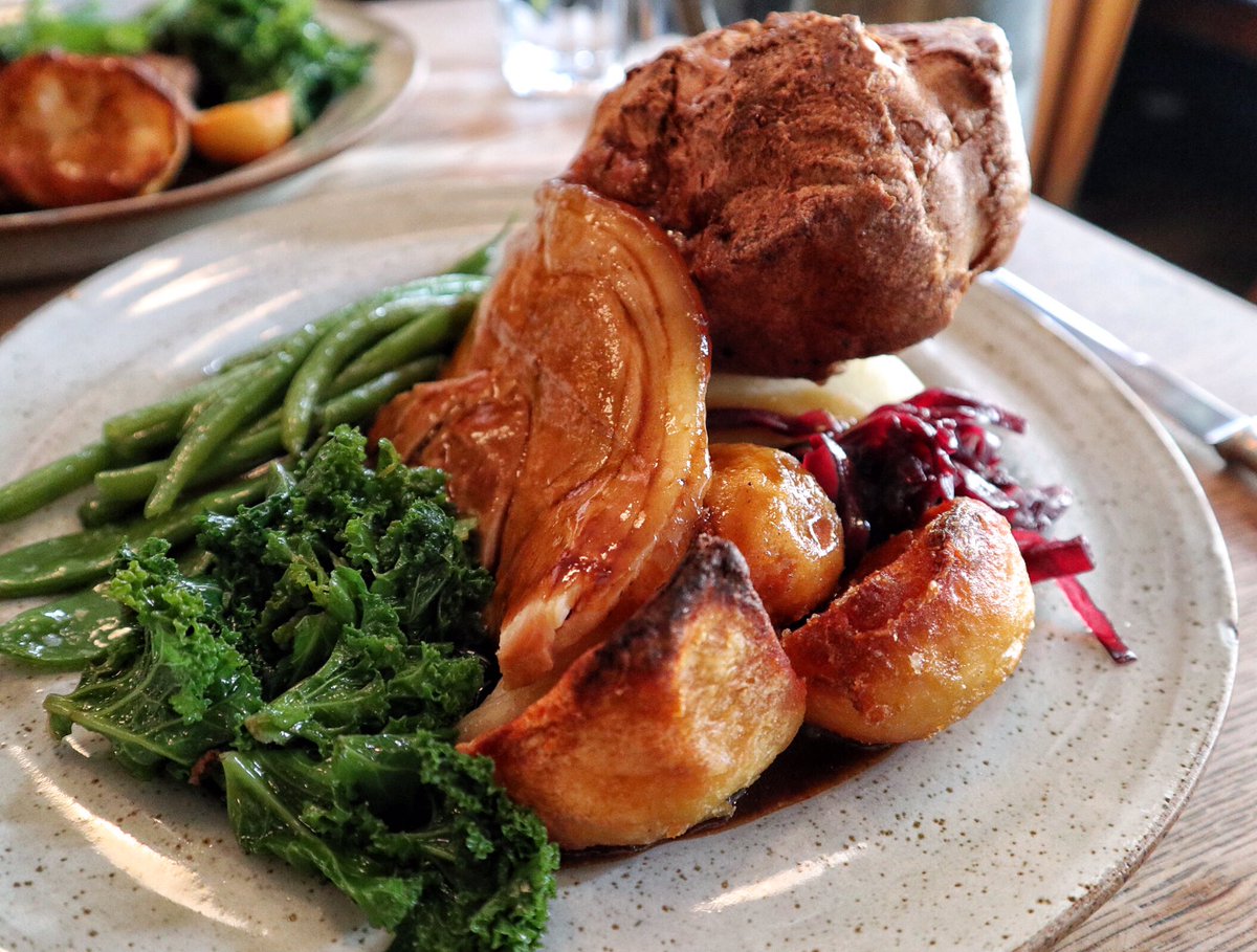 When you search Sunday roast in Manchester, you won’t miss @Voltamanchester! 

#foodography #foodjunkieuk #foodblogger #foodism #eatmcr #mcrfoodie #sundayroast #manchesterfood #mcrfood #manchesterblogger #didsbury #westdidsbury #didsburylife #foodposts #britishfood #f52 #f52grams