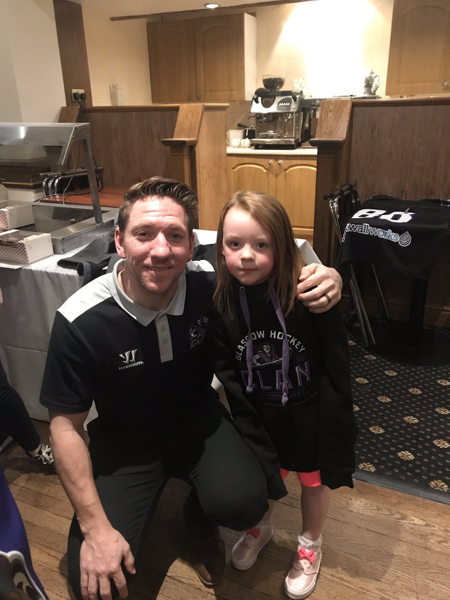 Linda__xo's tweet photo. Thanks so much to @ClanOSC for a great day at the kids awards! Aoife had a great day &amp; thanks for letting her present @Rumpz91 with his award 🏆 #AnotherGreatEvent 💜🏒 https://t.co/fQOClmFXqP