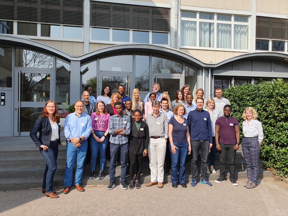 BBZ_Merzig's tweet photo. Sehr motivierendes Koordinationstreffen zum Projekt "Grenzenlos-Globales Lernen in der beruflichen Bildung" des @wusgermany mit vielen neuen Bekanntschaften. Nächste Station: Grenzenlos-Schule #bochschule #bbzmerzig https://t.co/UPL1JAACS6