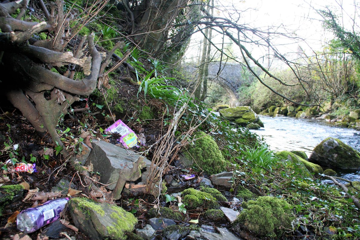 PFIvybridge's tweet photo. @sascampaigns #BigSpringRiverClean #PlasticFreeCommunities #BrandSurvey #Ivybridge Nothing like starting the day with a couple of hours wandering the riverbank and removing >13 bags of waste. Thank You, Ivybridge. @IvybridgeTC @SouthHams_DC @imag_tweets @NewsSouthHams https://t.co/qfoqyWCp8w