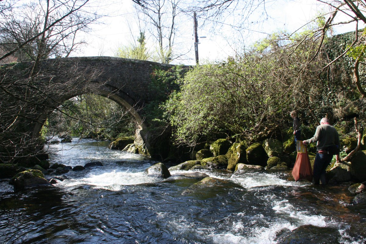PFIvybridge's tweet photo. @sascampaigns #BigSpringRiverClean #PlasticFreeCommunities #BrandSurvey #Ivybridge Nothing like starting the day with a couple of hours wandering the riverbank and removing >13 bags of waste. Thank You, Ivybridge. @IvybridgeTC @SouthHams_DC @imag_tweets @NewsSouthHams https://t.co/qfoqyWCp8w