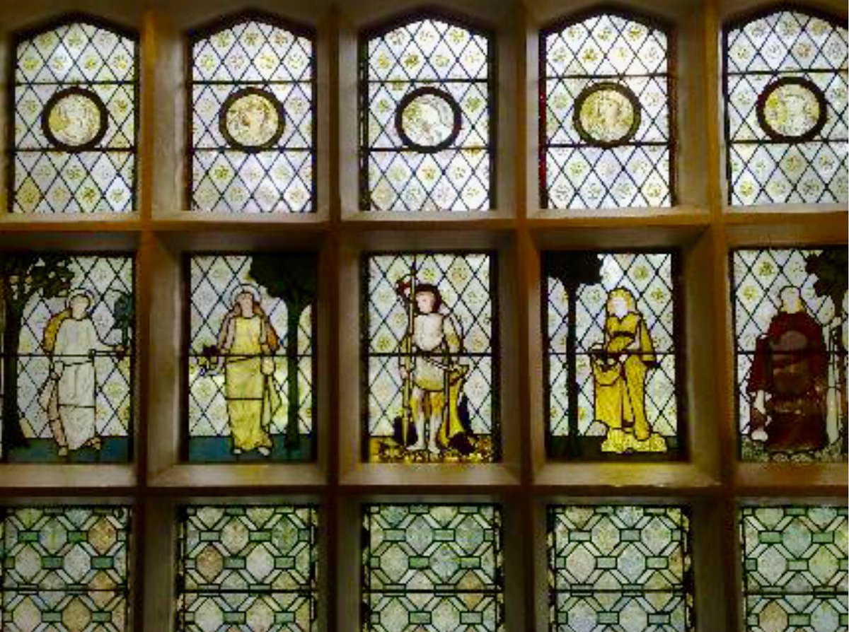 A stained glass window by #WilliamMorris born #0TD 1834 & Edward Burne Jones is in #Bingley Parish Church (a memorial to four infants) & there’s another in 1864 #GradeIListed Oakwood Hall. #ArtsAndCraftsMovement