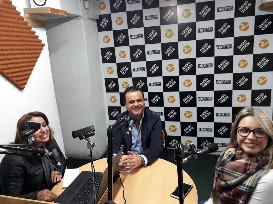 EstebanBernalB's tweet photo. Entevista en @radialvision.

Somos optimistas pero mesurados, hemos recorrido la provincia, ahora nos encontramos a tan solo horas de saber la decisión de nuestra gente.

GANAREMOS🔴82-21🔵
#SempérteguiVicePrefecta 
#BernalPrefecto https://t.co/gYpSL5goKI