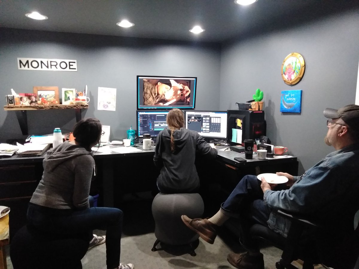 ekitzig's tweet photo. Editing time! #50hourslam #meetonmonroe #spokane #films https://t.co/qJRrUEFr7Q