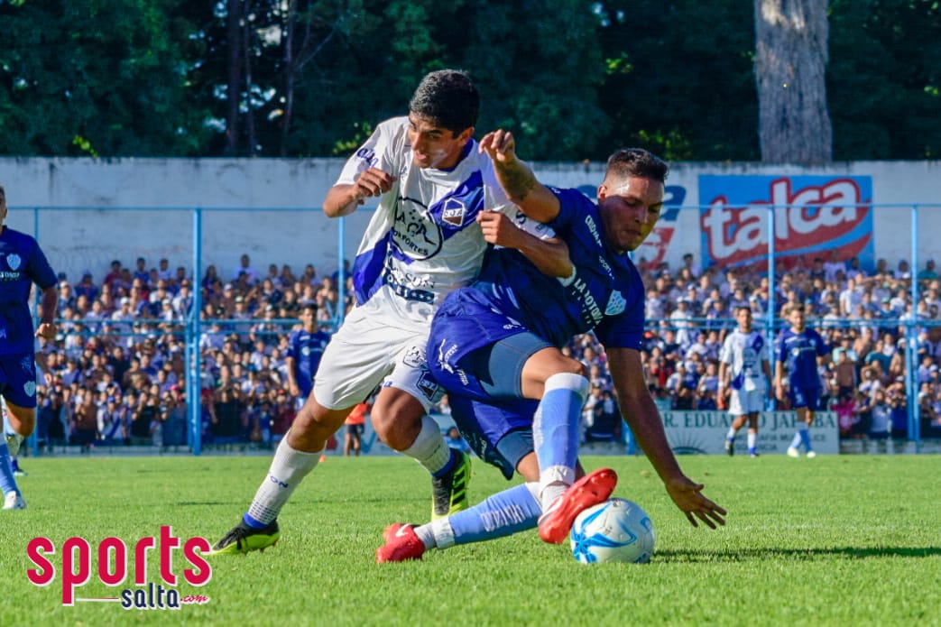 SportsSalta's tweet photo. #FederalA⚽
¡Final del partido en el Gigante del Norte! #JuventudAntoniana venció 2 a 0 a #GimnasiayTiro! Los goles de la victoria los hicieron Nicolás Perez y Abel Argañaraz de penal.

Lo seguiste por #SportSalta https://t.co/5pStIV7aJC