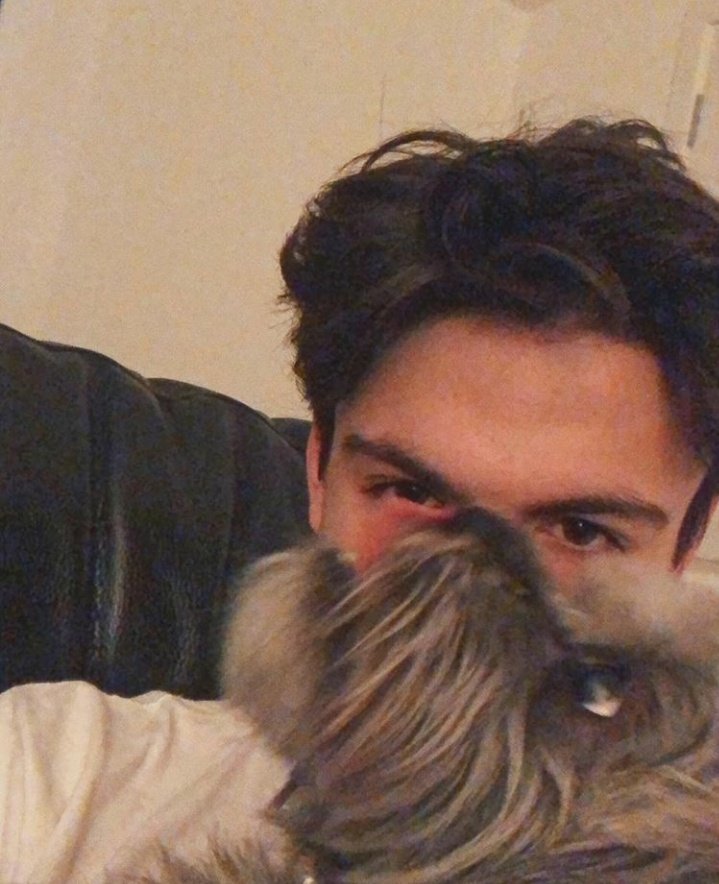 NewHopeChile's tweet photo. 📸 | @NewHopeBlake en IG: "traté de sacarnos una foto bonita, pero parece que ella no quería" https://t.co/jPIMV042lj