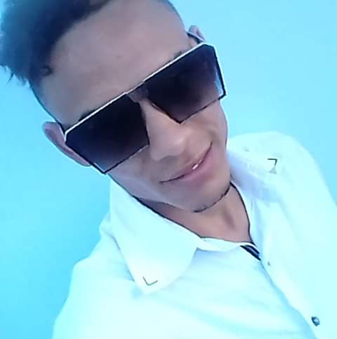 TFlako06's tweet photo. @jmoreno52569719 Dios me esta dando la oportunidad de k puedad con seguil arguien k me quiera y este con migo https://t.co/cvlYfJCHsr