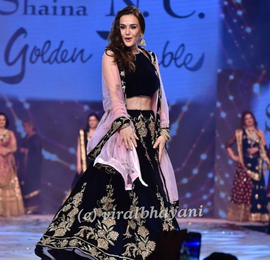 GermanPreity_FC's tweet photo. { #newpics }
More pics of #preityzinta at #caringwithstyle https://t.co/r3mnp6OiCP