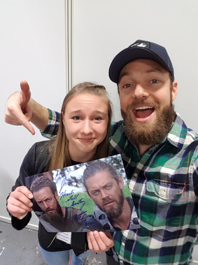 jessmtwd's tweet photo. HEY TOM! @justanactor I'm super sad you couldn't make it to wsc Berlin and there was no duo photo op with Ross... but I got a picture with the both of you anyway ❤ hope to see you soon! Congrats on your new job 💪 https://t.co/IhJ927jE4G