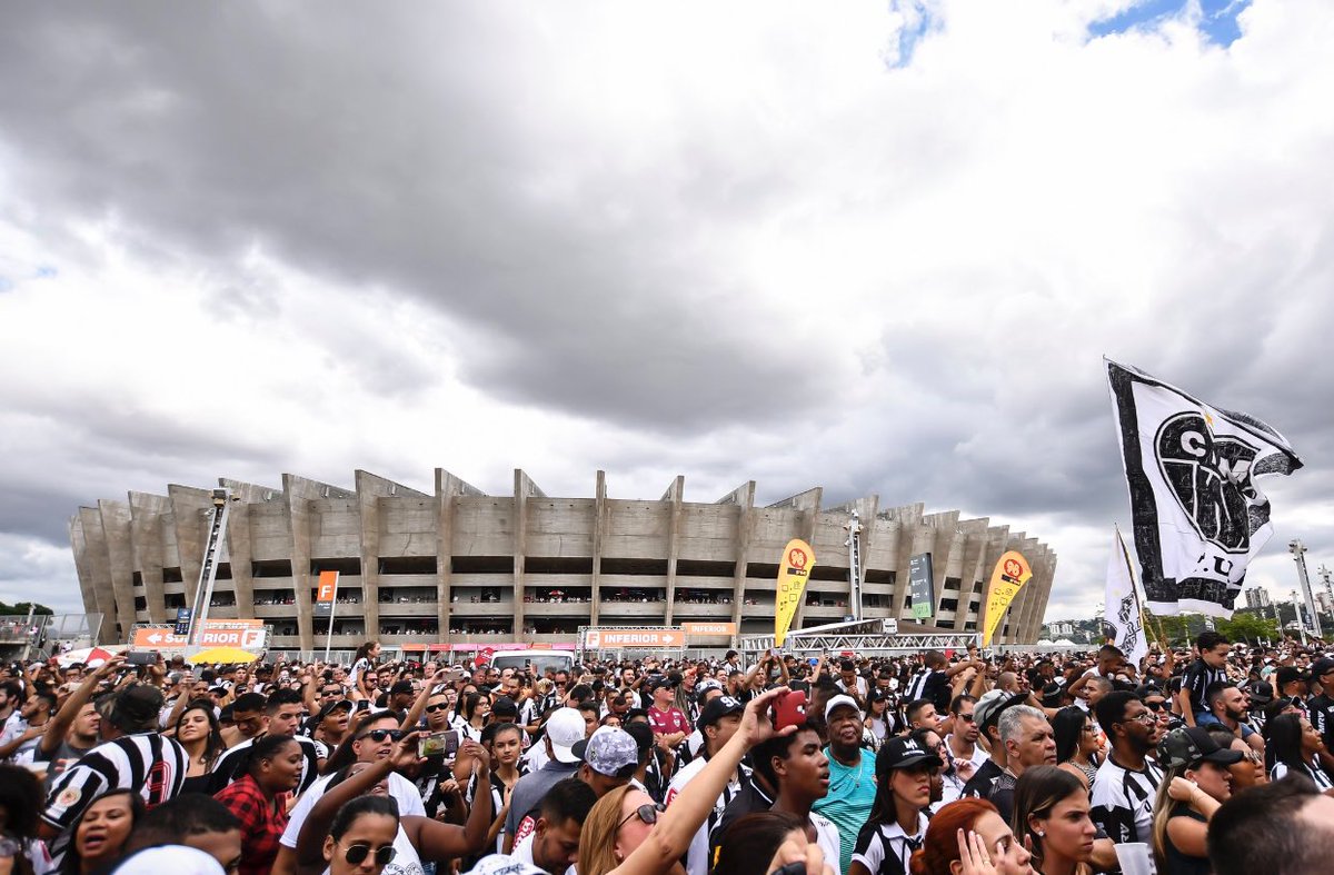 ggggabrielaaaa's tweet photo. #CAMxTUPY #CAMxTFC #Galo #galo111 #Galo111Anos @Atletico @Mineirao galo doido https://t.co/ffZpI13VFI