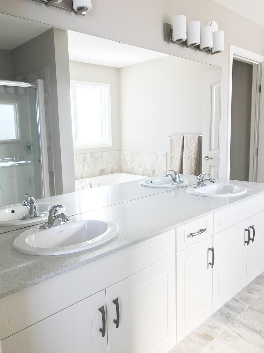CoventryHomes's tweet photo. This 2352 sq.ft. Cassius in Aurora was inspired by our Cy Becker showhome - 4 beds, den, flex space, and walk-out bsmt, it's a great family home. For details, contact Mo at 780-504-1440 #yeg #moveinquick https://t.co/QchWFR7vG2