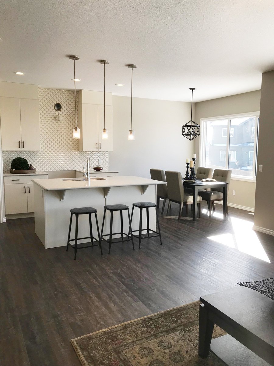 CoventryHomes's tweet photo. This 2352 sq.ft. Cassius in Aurora was inspired by our Cy Becker showhome - 4 beds, den, flex space, and walk-out bsmt, it's a great family home. For details, contact Mo at 780-504-1440 #yeg #moveinquick https://t.co/QchWFR7vG2