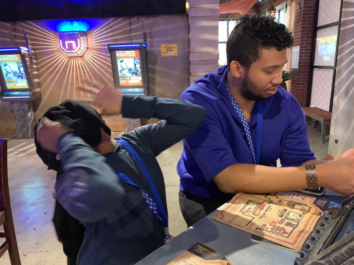 Vjkirk707's tweet photo. #alitaexperience https://t.co/qgW2k83XDa
