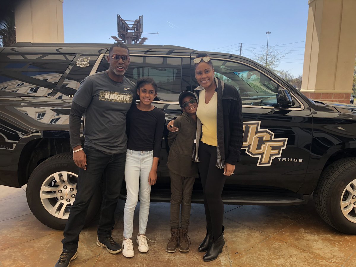 CassandraExant's tweet photo. The Exantus Family is representing for the Knights. Game day ready. #UCF #GKMO #marchmadness https://t.co/CoZjDZjAP7