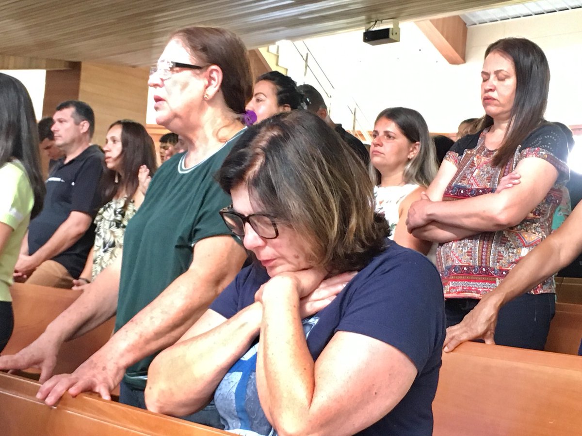 cancaonova's tweet photo. “Deus nos criou com liberdade, mas mesmo Ele não nos deixam abandonados. A Misericórdia de Deus se estende de geração em geração” padre Lúcio da @comunidadebethania
.
#natrilhadacura #peleo #ceu #cancaonova https://t.co/CqkMGZX008