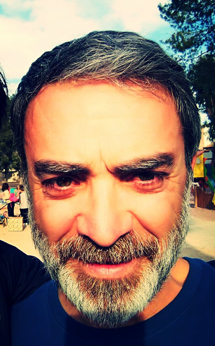 xjuanma's tweet photo. @HamillHimself Mark, today I knowed your double... He is from @Alicante @Spain https://t.co/vy2O6K1qe4