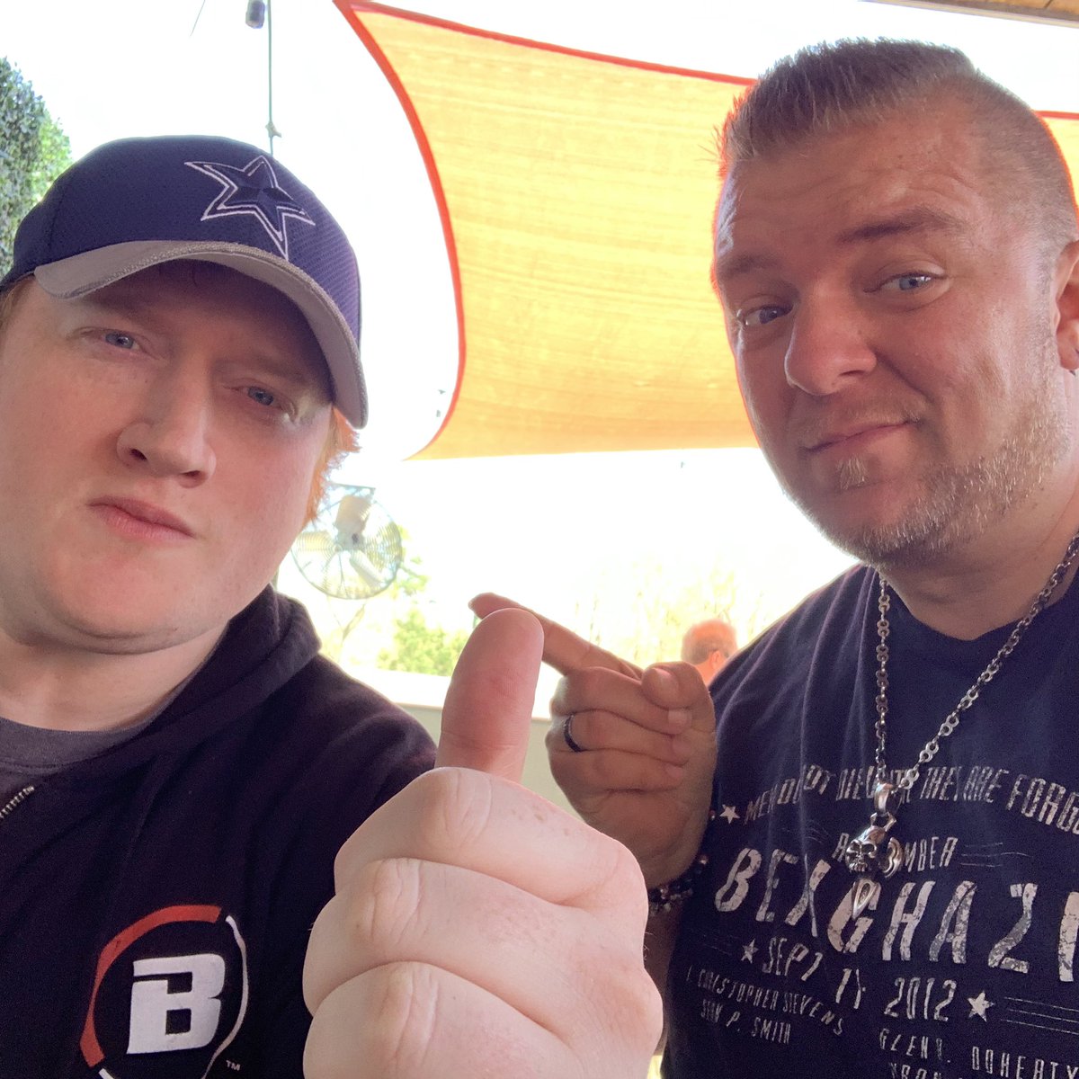 TalkMMA's tweet photo. While on Charlotte, I happened to have ran across this guy #FRB #2Legends #TeamHellRaiser https://t.co/a7cPSYqV5X