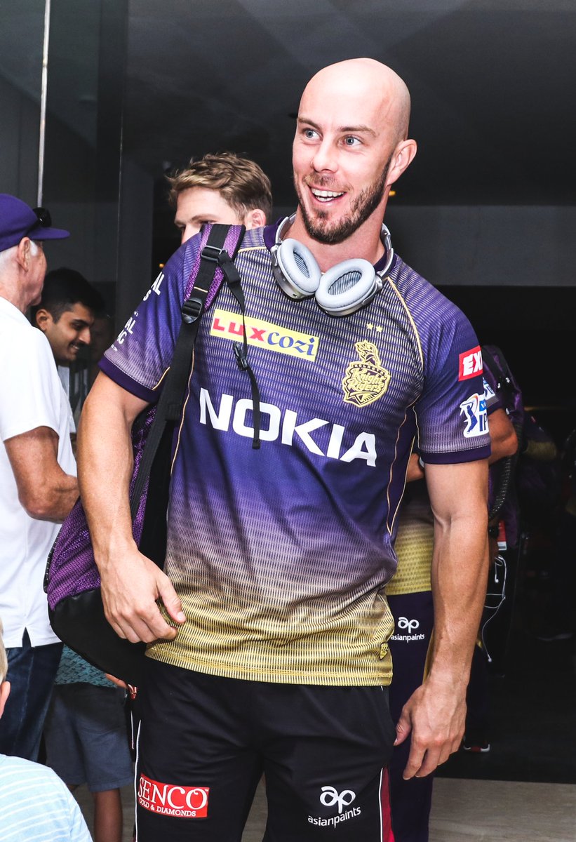 KKRiders's tweet photo. 📸 from the victorious dressing room ✌

#KKRvSRH #KKRHaiTaiyaar https://t.co/GK1y9tNuuv