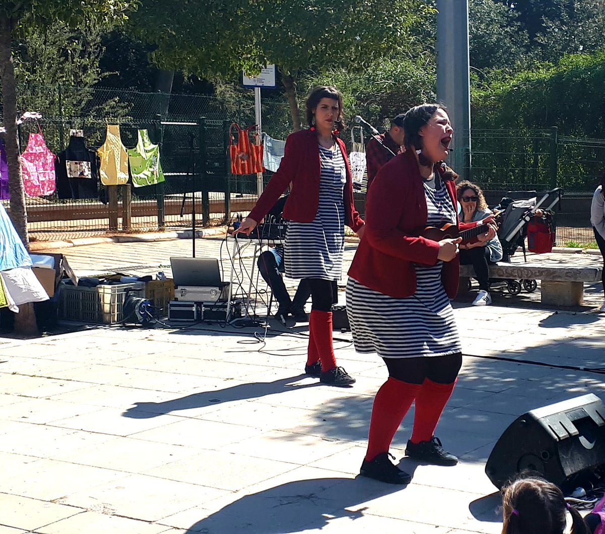 CasalPopular StFeliu (@casalpopularstf) on Twitter photo Gràcies a les nostres germanes <a href="/Mitjaimitjoneta/">Mitja i Mitjoneta Teatre</a>, la vostra obra "L'anegueta gorda" a omplert de somriures i reflexió la Plaça Alfons Comí del barri Falguera! Sou🔝🔝💜💜 #StopGordofobia #Santfeliu Gràcies a les nostres germanes <a href="/Mitjaimitjoneta/">Mitja i Mitjoneta Teatre</a>, la vostra obra "L'anegueta gorda" a omplert de somriures i reflexió la Plaça Alfons Comí del barri Falguera! Sou🔝🔝💜💜 #StopGordofobia #Santfeliu