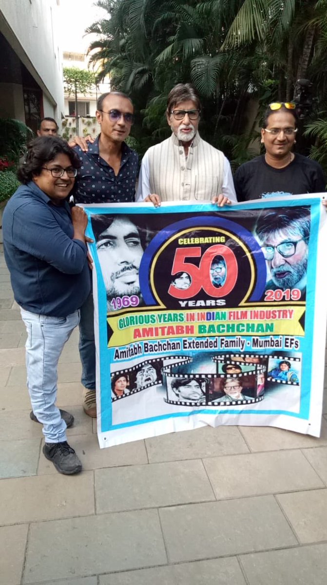ashokmistry4545's tweet photo. @SrBachchan पिछले ५० साल में कुछ भी नहीं #बदला 
#AmitabhBachchan Sir running successfully at your nearest theaters Since 1969
Celebrating 50 Glorious Years In Indian Film Industry
#50YearsOfAmitabhBachchan
#50YearsOfAnICON

अनेक धन्यवाद आपके बेशुमार प्यार के लिए 🙏🏻💕 https://t.co/Q2RjDQsdaM