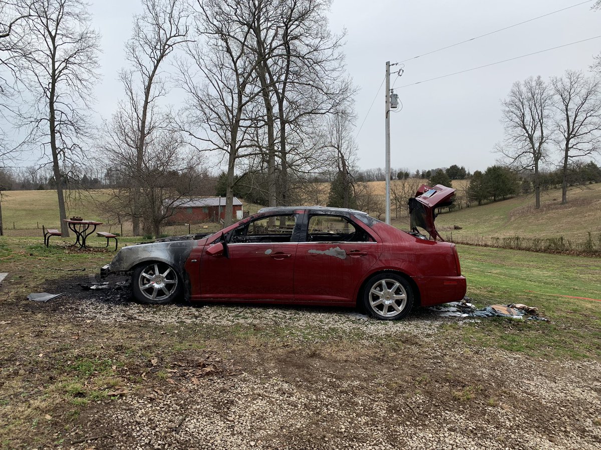 Gott_Fire's tweet photo. Gott Units responded to a vehicle fire on Bristow Road. Call is upgraded to a possible structure fire (Richardville / Smiths Grove dispatched) due to the proximity of the vehicle to the house. Thankfully fire was extinguished before it reach the house. #gottfiredept https://t.co/benmi6MiD3