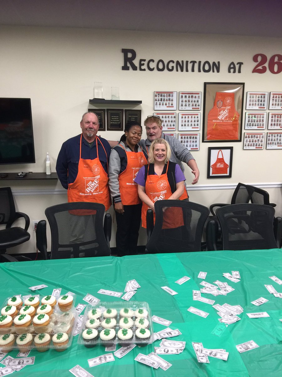 Our newest associates here at the Woo!!Welcome <a href="/WHd2684/">WorcesterHD2684</a> <a href="/DanielleKida1/">Danielle Dion Korell</a> <a href="/stevenlongmoor1/">Steven Longmoore</a>