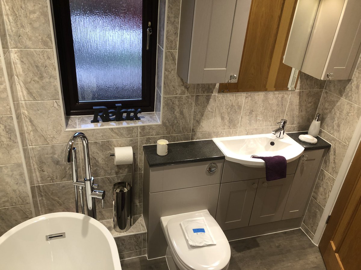 cts_bathrooms's tweet photo. Cts bathrooms at its best https://t.co/Bgtwf217zF