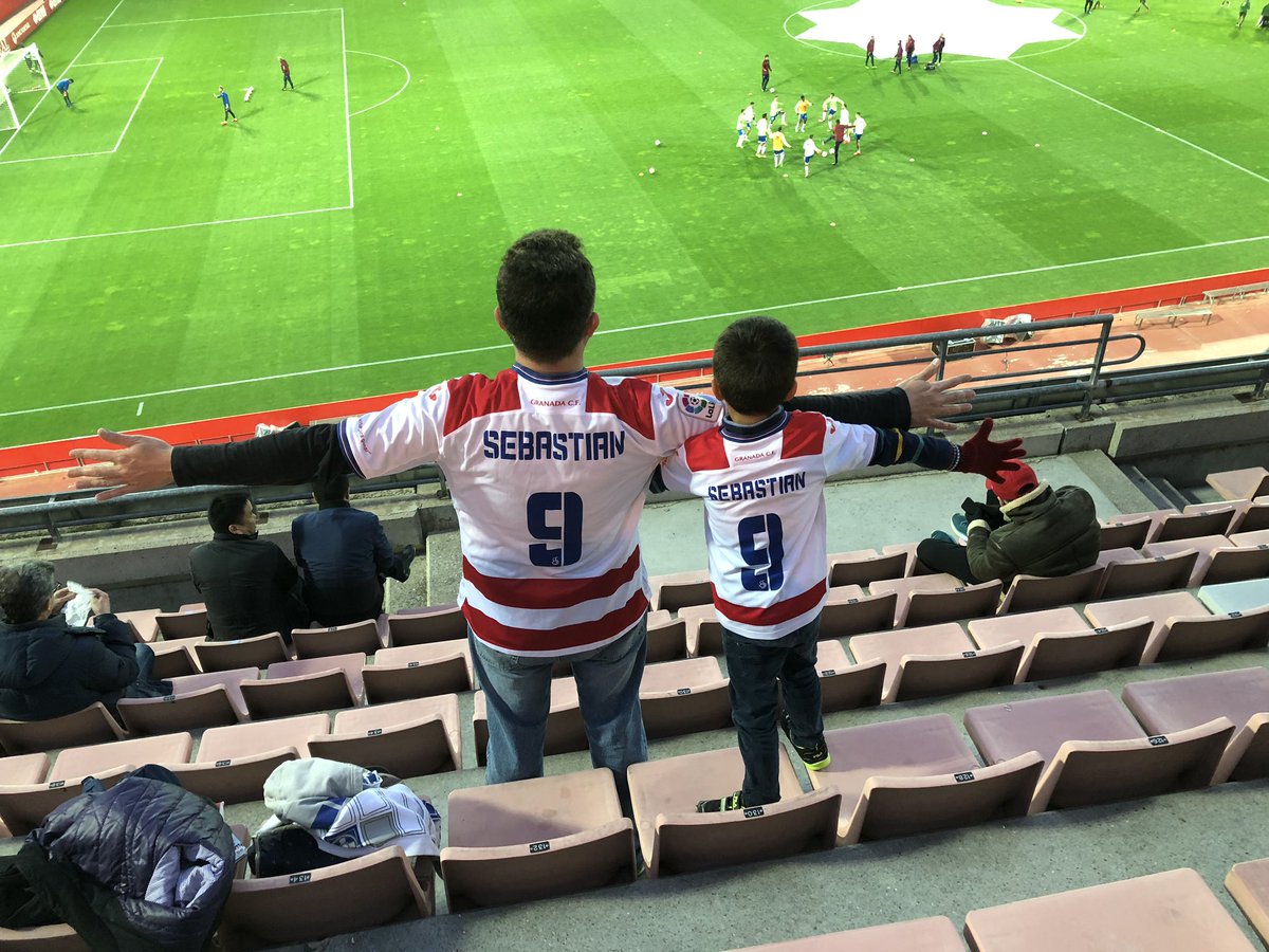 srmartinezperez's tweet photo. ¡¡¡DISFRUTANDO CON MI HIJO!!!
¡¡¡HOY NOS TOCA ANIMAR DE NUEVO A NUESTRO GRANADA C.F.!!!
Si hoy ganamos a la U.D. Las Palmas volveremos a ser los líderes de segunda división.
¡¡¡VAMOS GRANADA!!!
#granadacf #granadaesdeprimera #vamosgranada @GranadaCdeF https://t.co/RshMR7lQuh