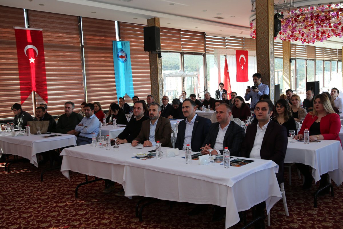 1. Bugün Tekirdağ Şubemizin düzenlemiş olduğu ve Avrupa Birliği destekli olan "Kurumsallaşmış Sendika İçin Güçlü Teşkilat, Güçlü Örgüt Projesi" temalı programa Genel Başkan Yardımcımız <a href="/idrisBAYKAN/">İdris BAYKAN</a> ile katıldık. Tekirdağ teşkilatımızın İl Divan Programı'nı gerçekleştirdik.