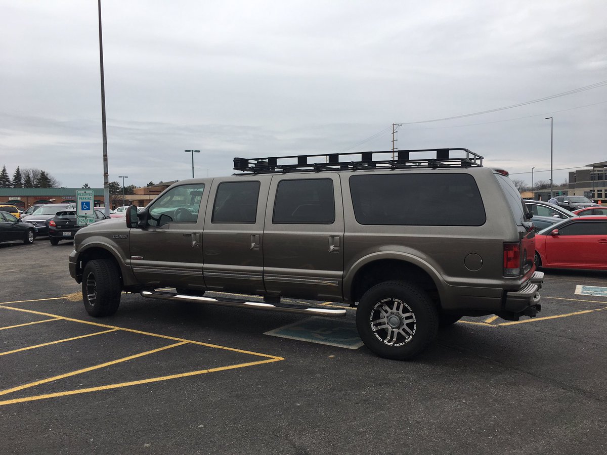 Just when you think you have seen everything. #ford #redneck #gasguzzler #ecofriendly