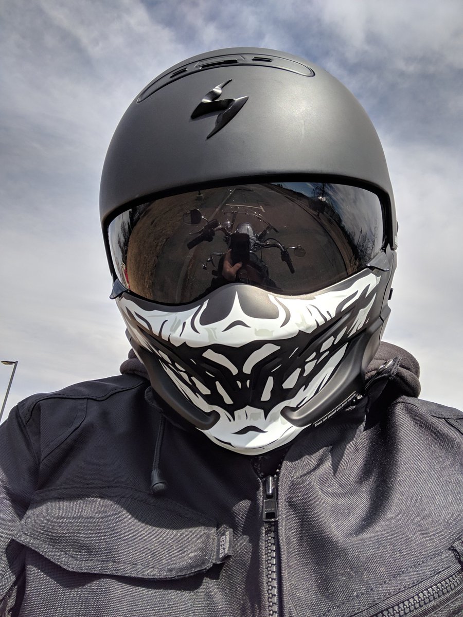 CoachPXMurphy's tweet photo. Ok, NOW it's spring. Morning spent behind bars is a great way to start the day.  #HDRoadKing #HarleyDavidson https://t.co/tViuFt1ZHV