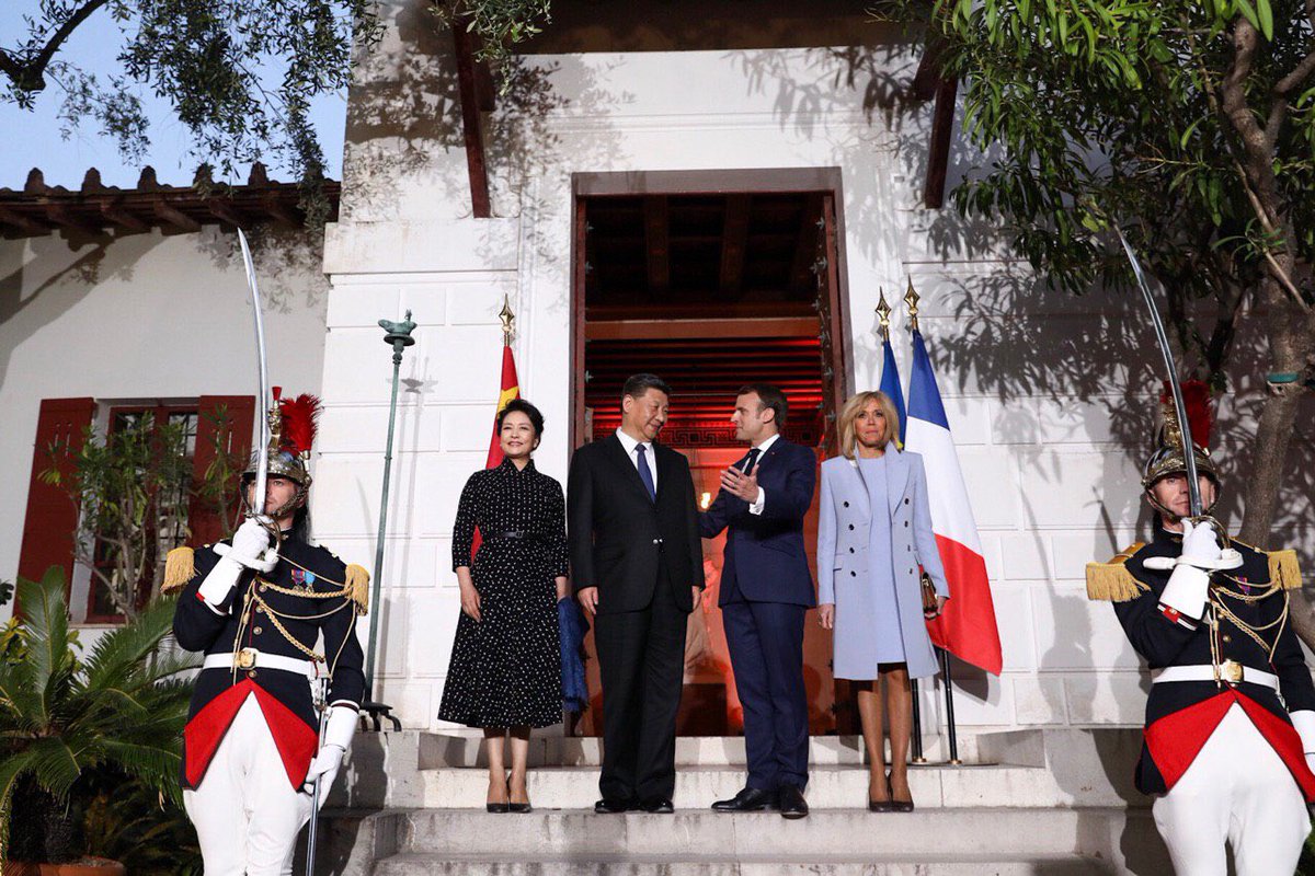 Très heureux d’accueillir le Président XI Jinping et son épouse en France. Cette visite va renforcer notre partenariat stratégique et affirmer le rôle de la France, de l’Europe et de la Chine en faveur d’un multilatéralisme fort.