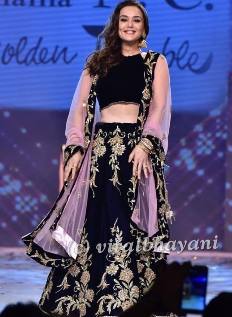 PreityZintaPeru's tweet photo. New pictures: #PreityZinta  (@realpreityzinta ) walks the ramp at a show for #caringwithstyle (1). https://t.co/HTuF7Nmacq