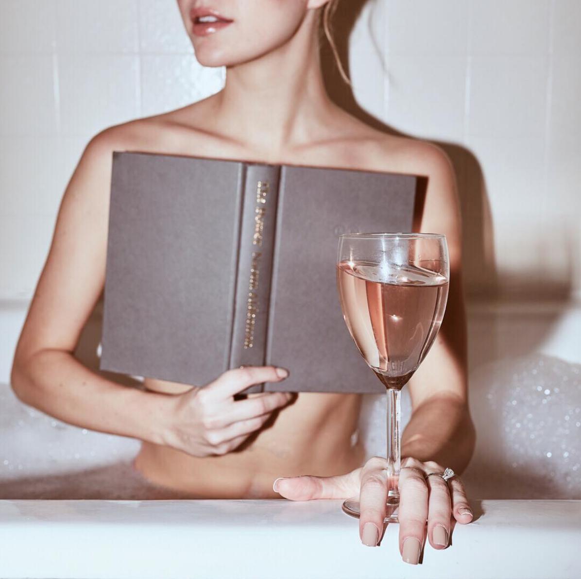 Sunday chilling! 🛀🍷
Need a new outfit? Enter our March competition yet! 💕
Head to our page for more info! 
#dress #minidress #ootd 
#thecultboutique 
#girlgang #bloggerstyle #springvibes #glam #boutique #bloggersuk #celebritystyles #boutiqueuk #partylooks