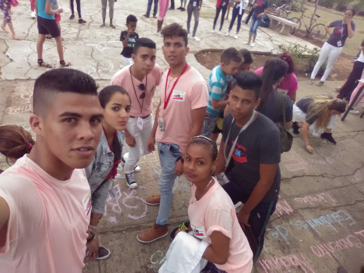ErickRosabal's tweet photo. Ni por un instante faltó la alegría que caracteriza a la juventud cubana  durante el desarrollo del 2do Encuentro Nacional de Estudiantes de las  Ciencias Médicas de la FEEM en la UCMG. https://t.co/ZQeDA5KwIc