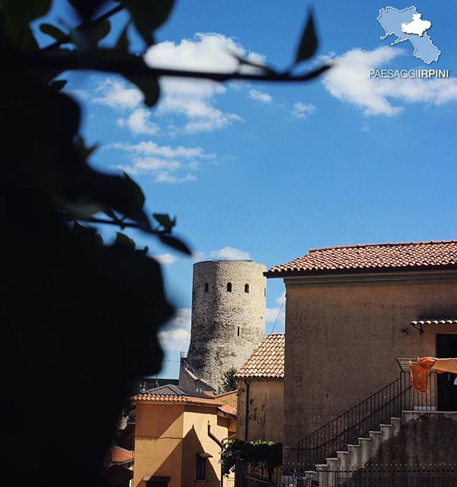 paesaggiirpini's tweet photo. ◦ https://t.co/ZoxTgw7Jdd
◦
✩ LOCATION : #Summonte - Torre angioina
✩ PUBLISHED By @elerauhl ------------------------------
Nell’attuale centro storico, in posizione dominante sulla valle, sorgeva un fortilizio con il nome di Castrum Submontis che aveva la funzione di dife… https://t.co/KG63isqbBN